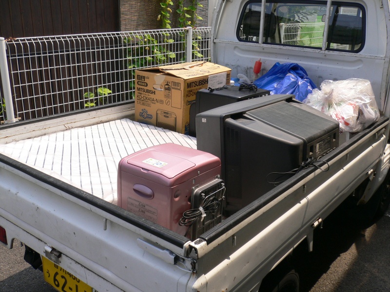 高松市　テレビ　冷蔵庫　洗濯機　リサイクル家電　の回収にお伺い致しました。