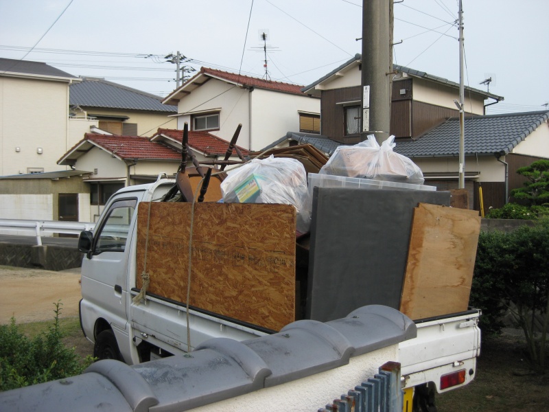 【高松　室内の不用品回収】和室の破砕ゴミ回収