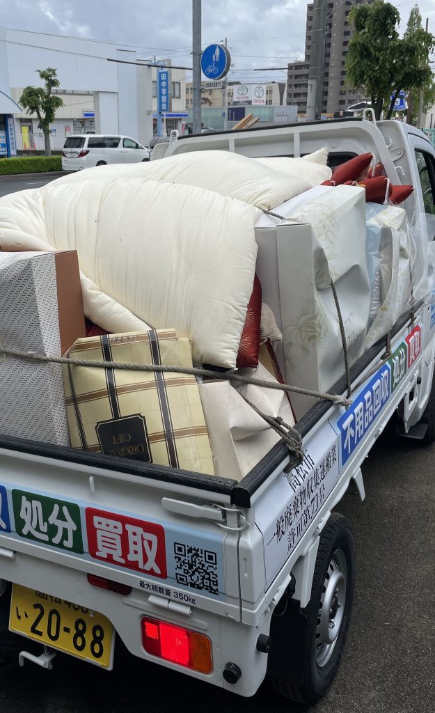 高松市三条町で布団・衣類の不用品回収を実施!