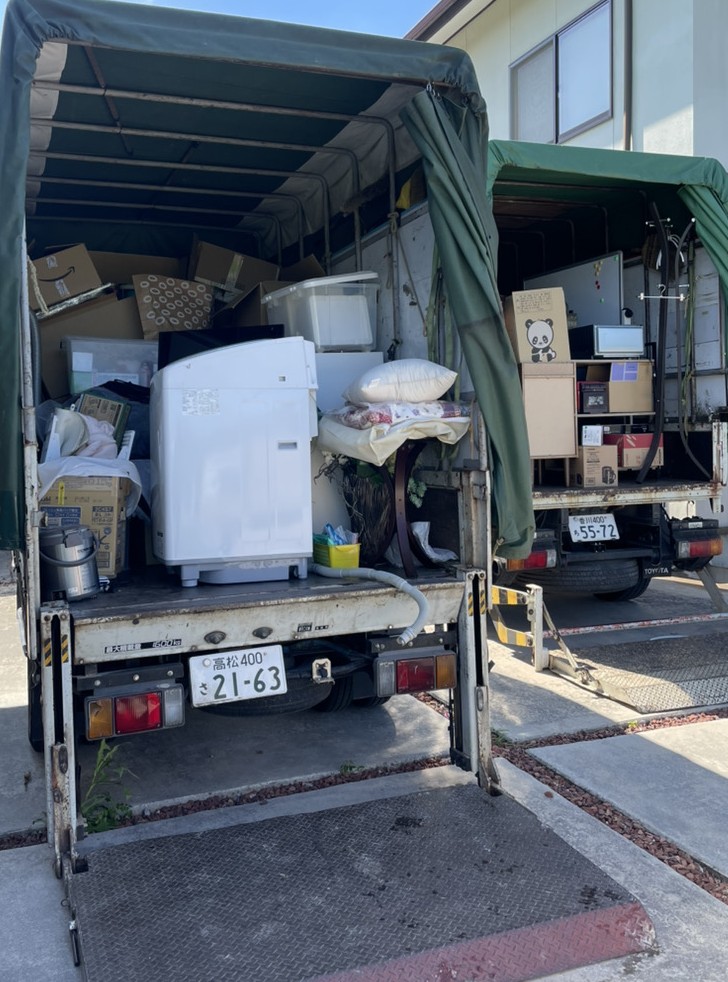 2トン車 2台分の不用品回収です。