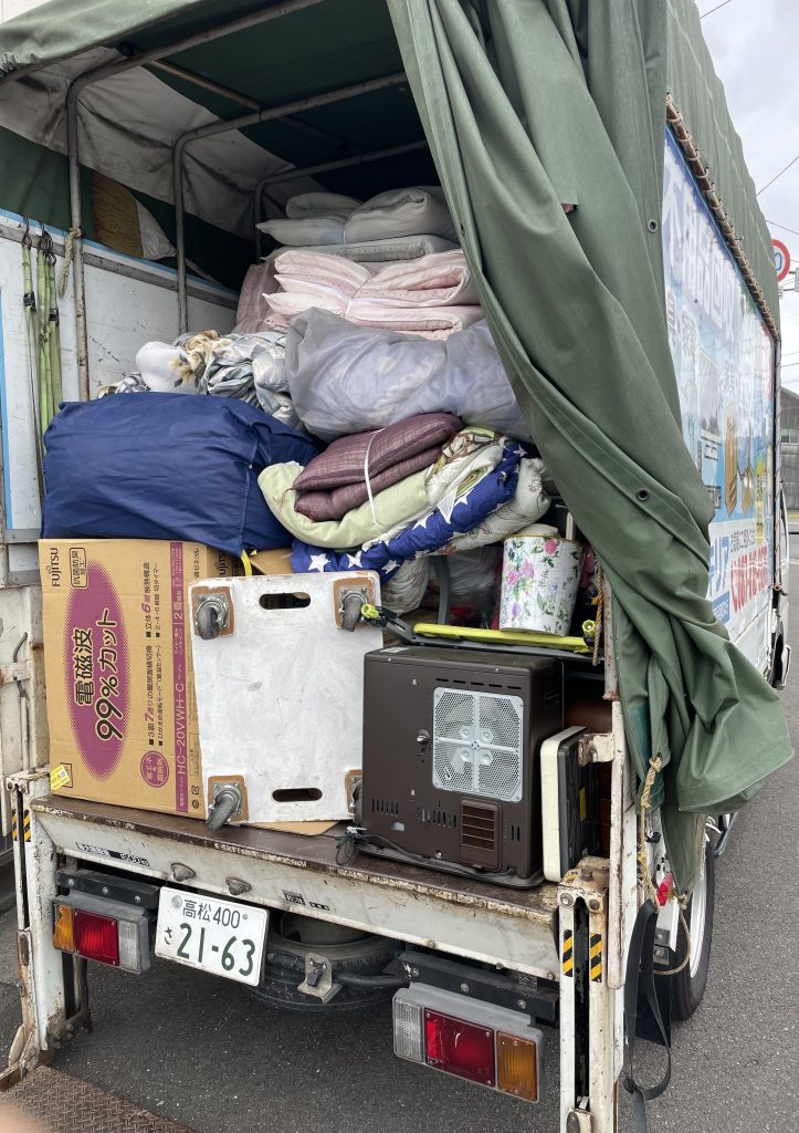 高松市三条町で不用品回収です。