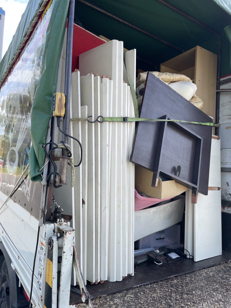 高松市寺井町で事務所兼ご自宅の不用品回収です!