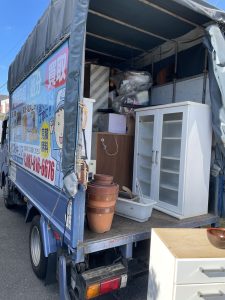高松市昭和町で2トン2車分の不用品回収です!