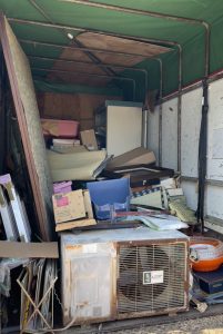 高松市成合町でお庭と物置の不用品回収です。