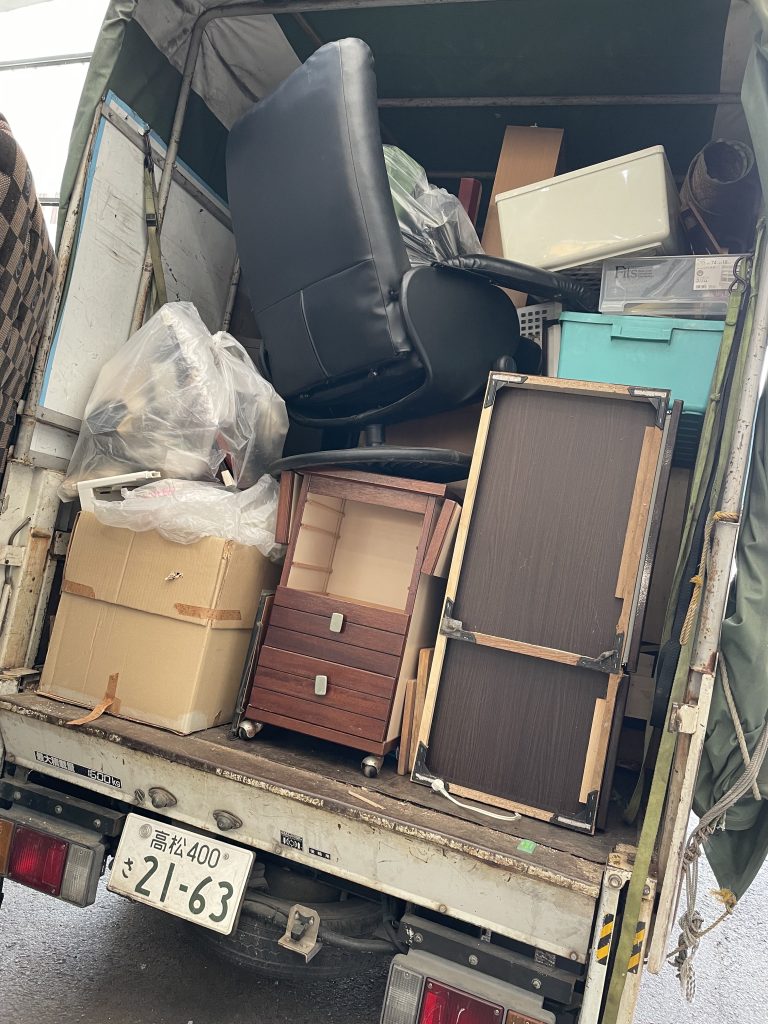 高松市郷東町でまるっと不用品回収です！